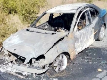 Трима мъже запалиха кола в Сливен, собственикът си я загаси сам