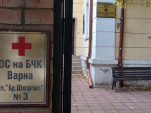 БЧК раздава продукти на уязвими варненци