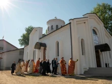 Архиерейска литургия за "Света Петка" в Невестино