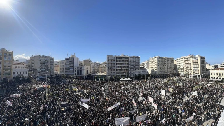 В Гърция обявиха стачка, искат 14-та заплата