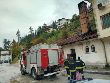 Огнеборци потушиха пожар в сградата на фурна за хляб в Смолян