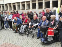 Гражданите със специални потребности излязоха на протест