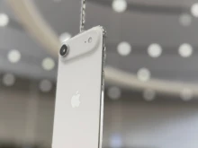 Apple планира значително да намали производството на iPhone Air поради слаби продажби