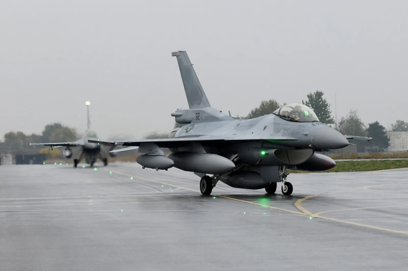 ��� ��� �������� F-16 ����������� � ���������