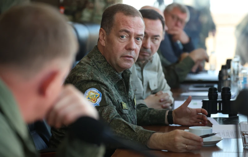 Медведев: Съвременни руски оръжейни системи се тестват на полигона Капустин Яр