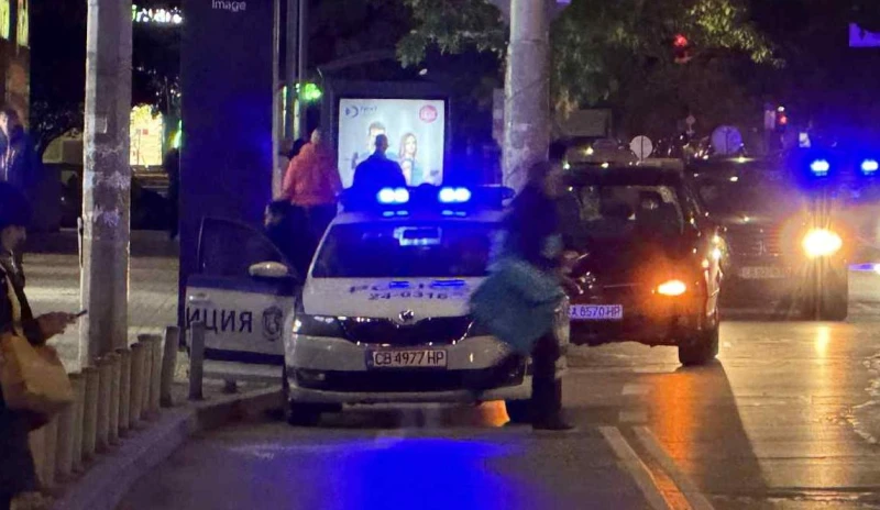Има намушкан тийнейджър след свадата в столичен мол!
