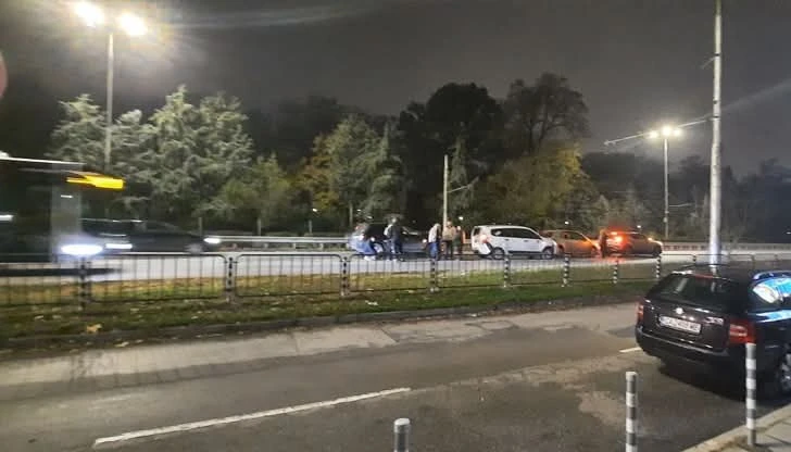 Катастрофа затруднява движението по столичното "Цариградско шосе" 