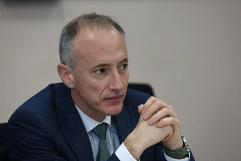 Вълчев: Няма да слагаме металдетектори във всички училища