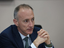 Вълчев: Няма да слагаме металдетектори във всички училища