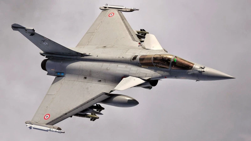 Франция планира да разшири флота си от изтребители Rafale в рамките на бюджета за отбрана за 2026 г.