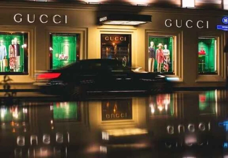 Gucci бележи спад в продажбите