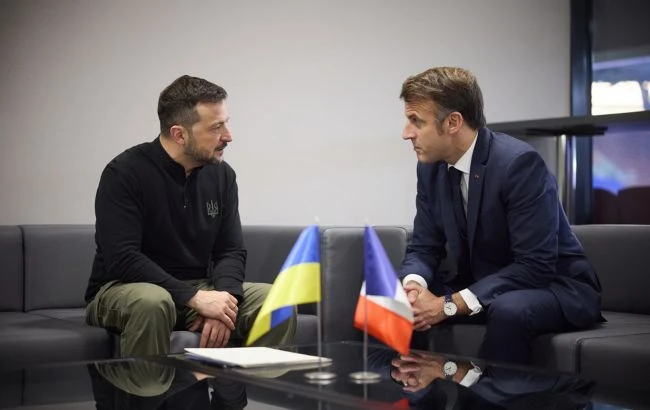 Зеленски разговаря с Макрон в навечерието на срещата на "Kоалицията на желаещите"