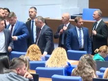 ������� ����� "����������" � "���-���� ������" � ��, ������ �� ����� �� ���