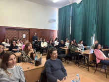 Бъдещи майки говориха за родителството със специалисти от великотърновската болница