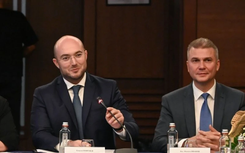 Министър Георгиев за борбата с имотната мафия: Проверени са 80 нотариуси, при 8 от тях има нередности
