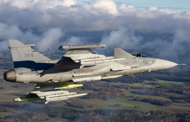Зеленски: Първите изтребители Gripen трябва да пристигнат в Украйна още през следващата година