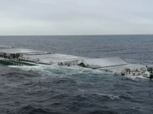 Двама души са в неизвестност след потъването на товарен кораб край бреговете Китай