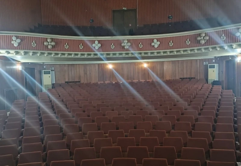 След обновената фасада, предстои цялостен вътрешен ремонт на читалище "Иван Вазов – 1999" в Мадан