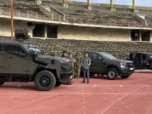Военни "превзеха" стадион "Пловдив", разположиха техника и автомати