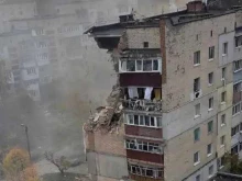 Мощна експлозия разруши няколко етажа в жилищна сграда в Хмелницки