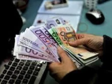 Минималната заплата за 2026 г. ще бъде с 15 евро по-ниска от очакваното