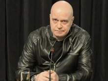 Слави Трифонов: Старо мое интервю се излъчва от фалшив профил. Обявява се парична - това е измама! 