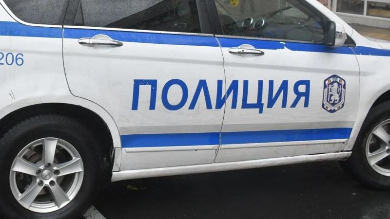 Дилър си спретна гонка с полицията в Бургас, пренасял половин килограм кокаин и пико