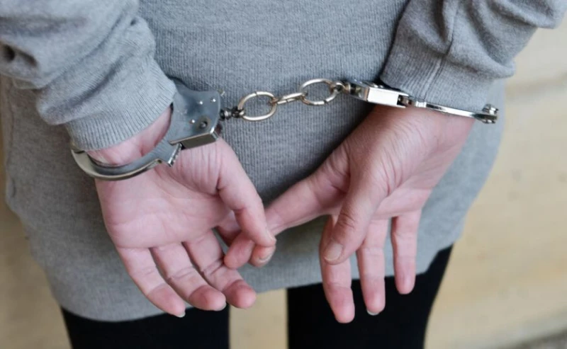 Задържаха жена, набила майка си в София