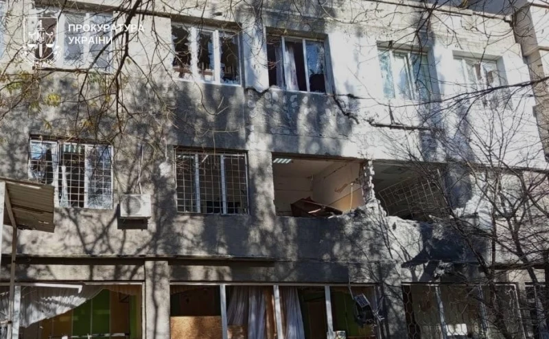 Прокуратурата в Херсон: Руснаците откриха артилерийски огън по детската болница в града, има много ранени