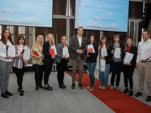 Награждават над 100 млади учители и техните ментори