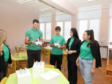 Със STEM кабинети по природни науки обновиха старозагорско училище