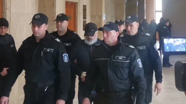 Свирепият убиец от Бургас Станимир Рагевски ще прекара остатъка от живота си в затвора