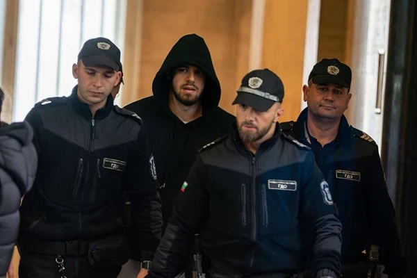 Екстрадират аверите на Карен заради черното тото