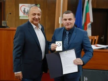 Кметът Пенчо Милков бе отличен за подкрепата си към инициативата "НЕзависими от зависимости"