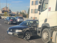 Катастрофа между кола и ТИР на един от входовете на Пловдив