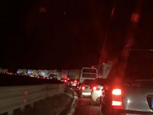 Огромно задръстване на АМ "Хемус"