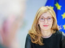 Екатерина Захариева за еврото: Процесът върви по план