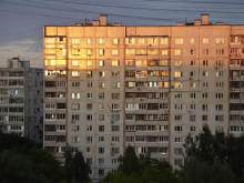 Панелният парадокс: Българите забогатяват, но живеят в сгради от времето на социализма