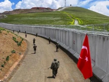 Турция завърши почти половината от защитната си стена по границите си