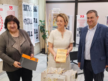 Евродепутат дари книги на библиотеката във Варна