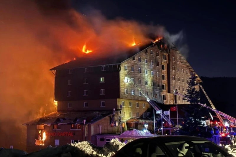 11 доживотни присъди заради пожара в турски курорт, убил 78 души 