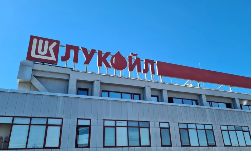 Явор Куюмджиев: Национализация на българските активи на "Лукойл" е възможна, но това би било невероятен удар върху имиджа на страната