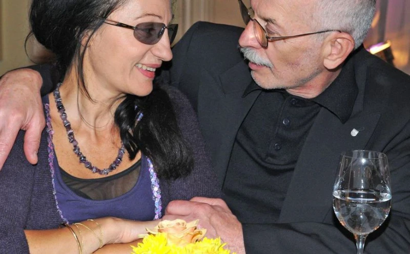 Днес става на 67 - журналистка, майка на бивш министър, залята със сярна киселина на спирка