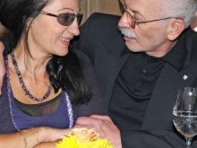 Днес става на 67 - журналистка, майка на бивш министър, залята със сярна киселина на спирка