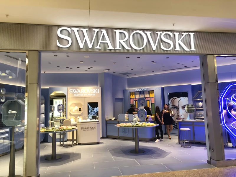 Бижута Swarovski на стойност 200 000 евро бяха откраднати в Париж