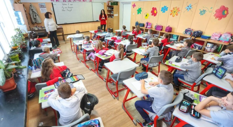 Поискаха учителската заплата да стане над 3 хиляди лева