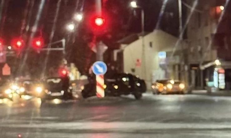 БМВ помля ограда в Пловдив