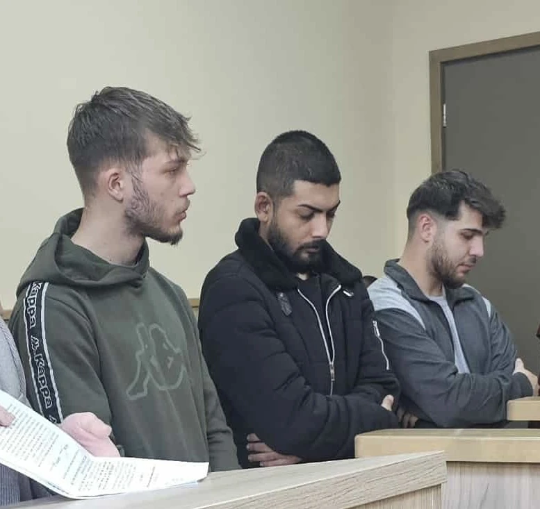 Освен бит, свалячът от източната част на Пловдив е бил и унижен