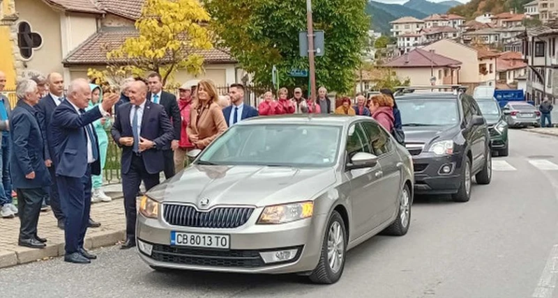 Забраниха на Румен Радев да се вози в личния си автомобил