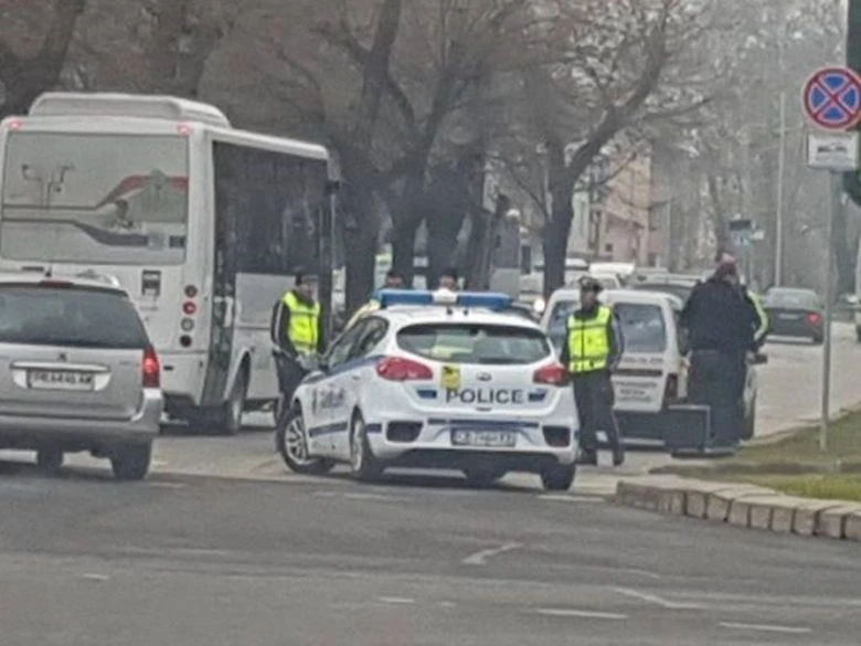 Тежка издънка на шофьор на градски автобус в Пловдив, арестуван е